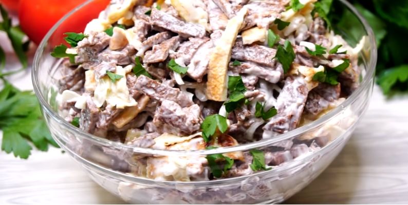 Салат с куриной печенью: новая звезда вашей кухни