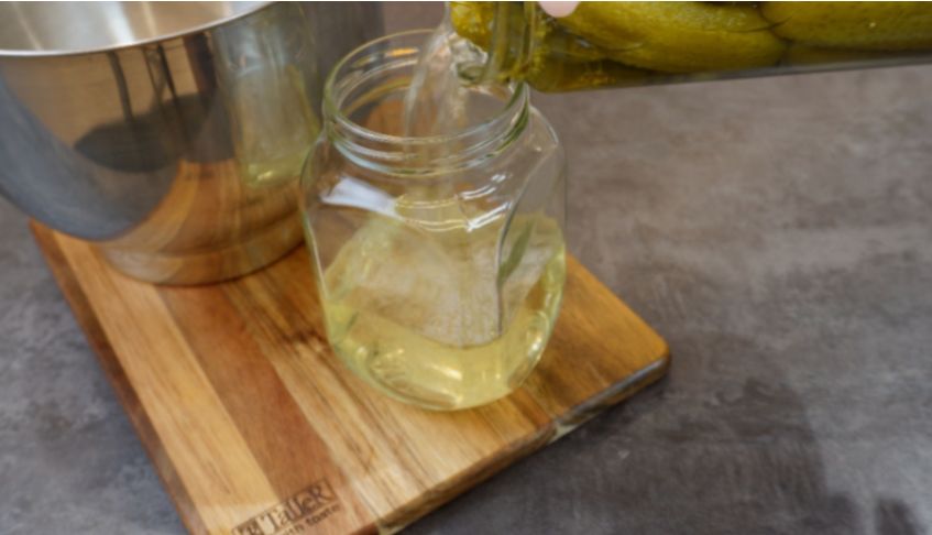 Рассол из банки: как он может улучшить привычные блюда и быт