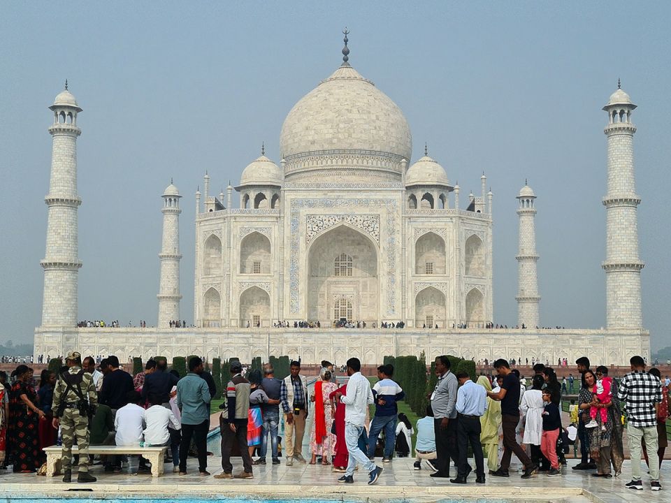 Тадж-Махал: очертания сада и следы времени в индийской памяти