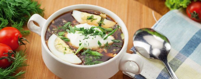 Окрошка по-новому: с курицей и говяжьим языком на летний лад