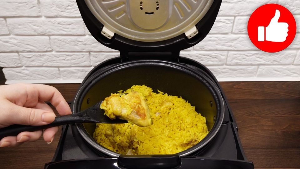 Приготовьте идеальный обед: рис и куриные крылышки в мультиварке